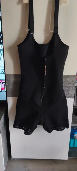 Faja reductora moldeadora negra