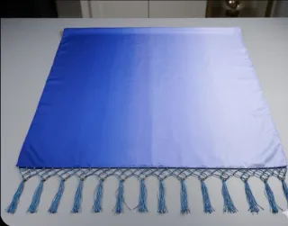Chal de Lujo con Degradado Azul Ombré - ¡Sin uso!