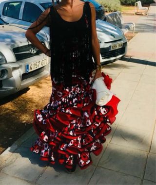 Vestido Flamenco Flores Negro y Rojo.
