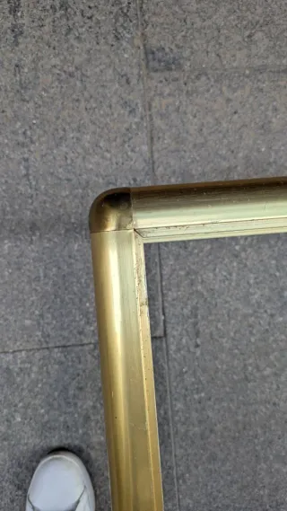 Mesa centro dorada cristal