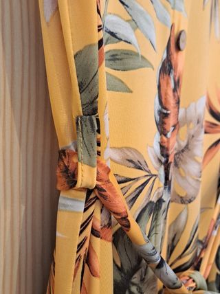 VESTIDO Floral fondo amarillo, marca PRIMA TEXTIL