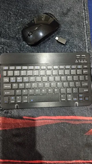 Teclado y ratón inalámbrico negro