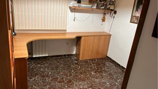 TAMBIEN POR SEPARADO. Mesa estudio y estantería.