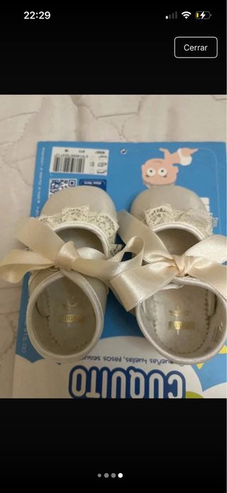 Zapatitos bebé ceremonia piel nácar lazo