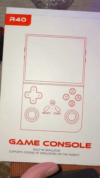 Consola Retro R40 Morada NUEVA  A ESTRENAR