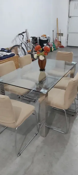 Mesa de cristal y metal con 6 sillas