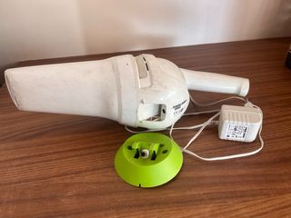 Aspiradora de mano Black&Decker 2.4V
