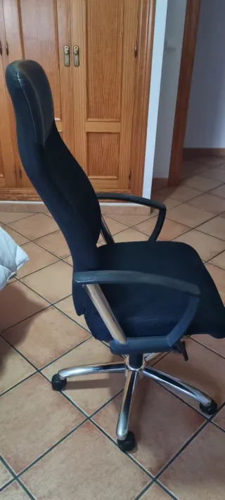 Sillón ergonómico de tela transpirable