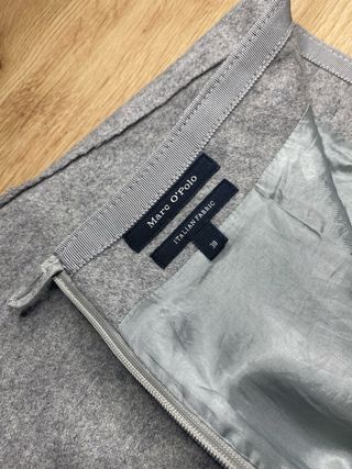 Gonna grigia con bottoni