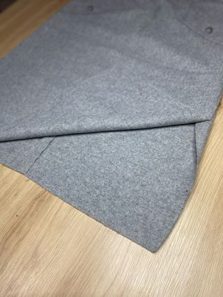 Gonna grigia con bottoni