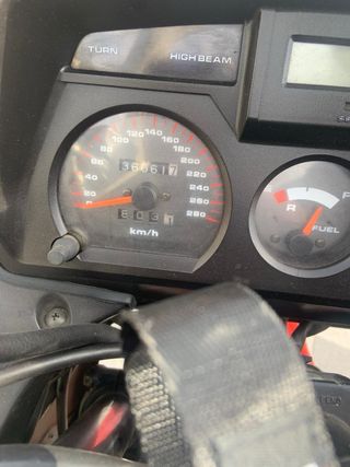 Suzuki GSX 1100 F Roja