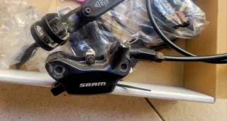 Pareja Frenos de Disco SRAM GUIDE RE 4 Pistones