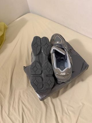 New Balance 9060 Gris