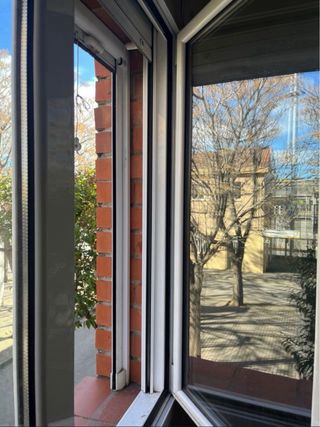 Ventanas de aluminio blancas