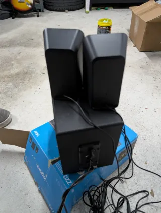 Altavoces Logitech Z213 Compactos 14W