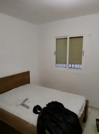 Se alquila habitación