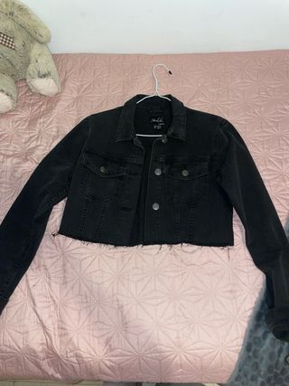 Chaqueta vaquera corta negra