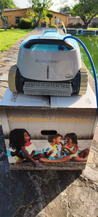Robot Limpiafondos Dolphin Seamaster INT