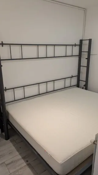 Cama de matrimonio plegable negra