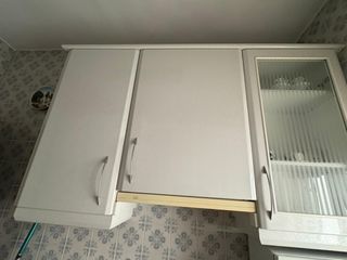 Cocina blanca y azul