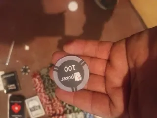 Kit de póker: fichas, cartas y dados