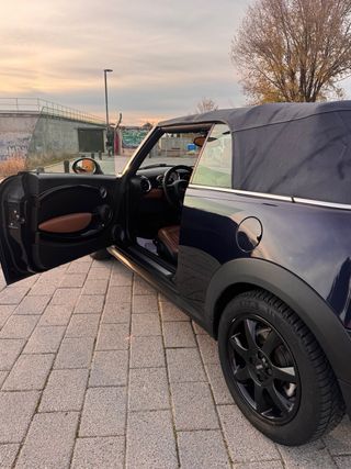MINI Cabrio 2012