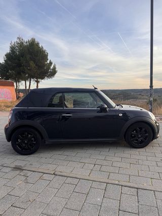 MINI Cabrio 2012