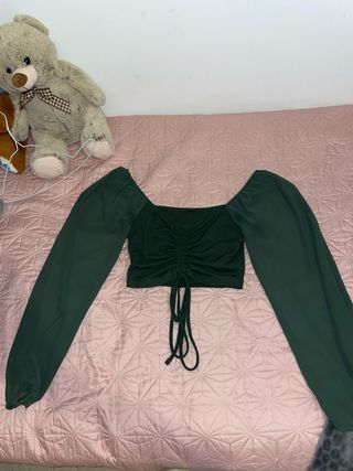 Camisa verde manga larga fruncida