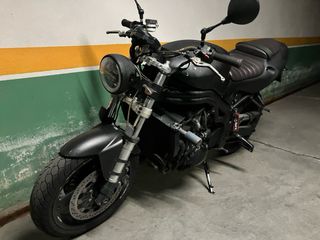 Triumph Daytona 955i Negra