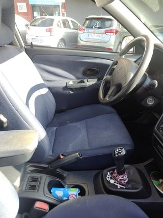 Mitsubishi Carisma 2000