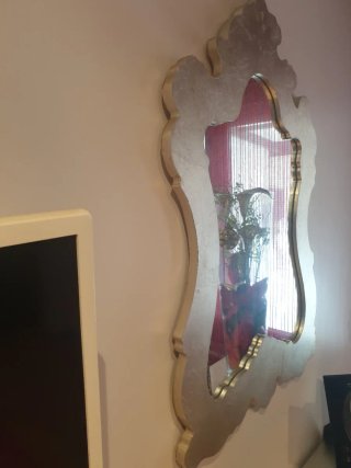 Dormitorio : cabecero, mesillas, espejo y canapé.