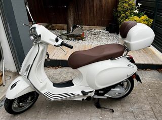 Vespa Primavera 125 Scooter Automática