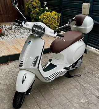 Vespa Primavera 125 Scooter Automática