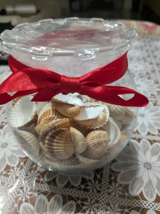 Vasetto decorativo con conchiglie