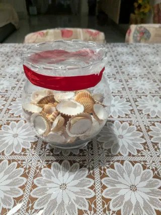 Vasetto decorativo con conchiglie