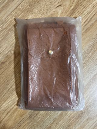 Bolso Cartera Marrón con Cadena Dorada