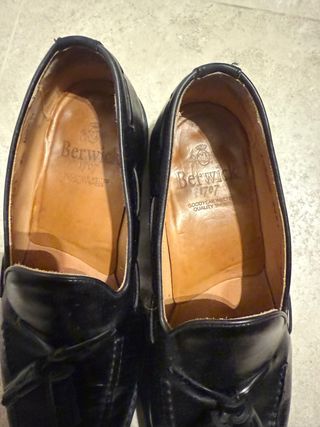 Zapatos de vestir Berwick negros, top.