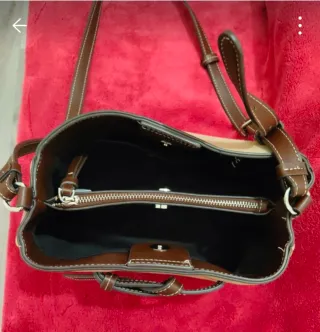 Bolso bandolera beige y marrón