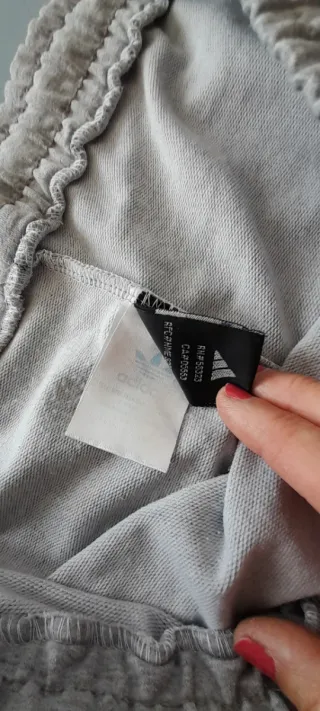 Pantalón corto Adidas gris talla L