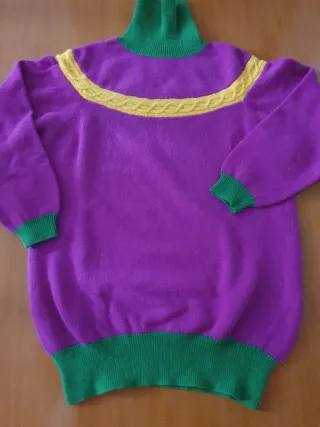 Jersey largo cuello alto morado y verde