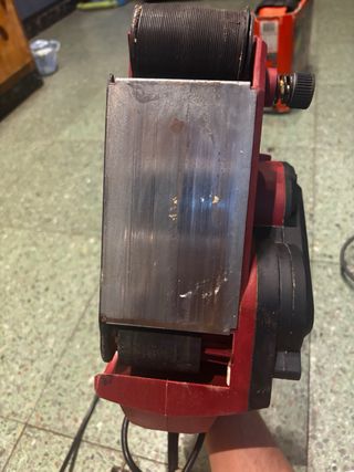 Pulidora de madera roja