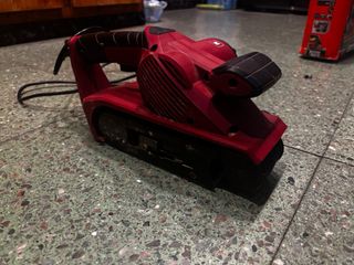 Pulidora de madera roja