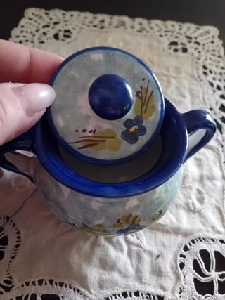 Set ceramica: vassoio, zuccheriera, 2 tazzine