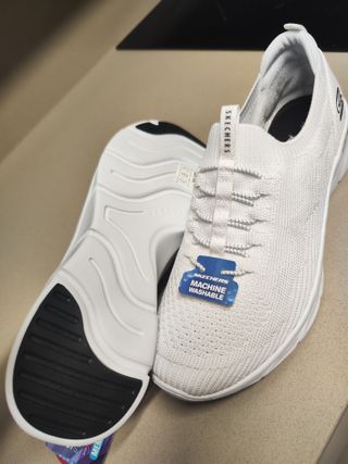 Zapatillas Skechers D'Lux Comfort Talla 39