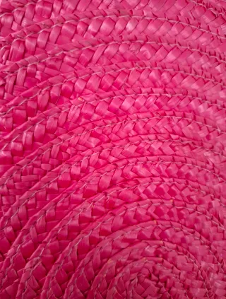 Bolso de mano rafia fucsia