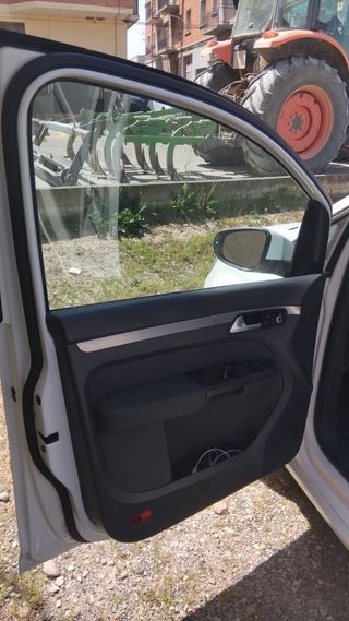 Volkswagen Touran 2012