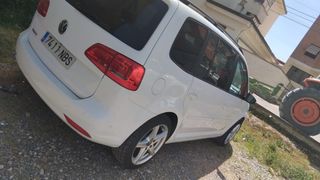 Volkswagen Touran 2012