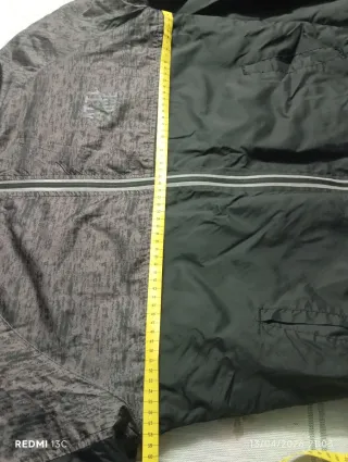 Chaqueta con capucha hombre