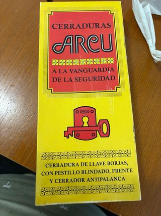 Cerradura Puerta Arcu , caja central 509 derecha
