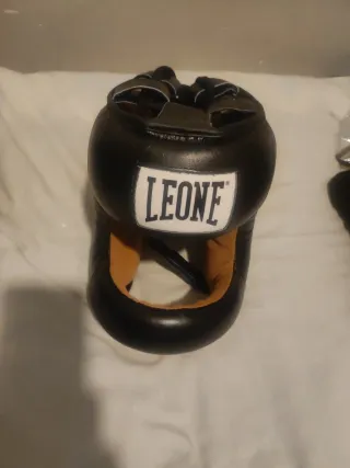 Casco de boxeo Leone